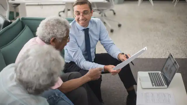 Tela do aplicativo Meu INSS mostrando extrato de contribuições